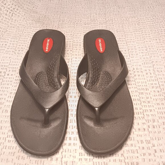 Okabashi women's black low wedge heel flip flops Made in USA sz L / 9.5 - 10.5 - Picture 2 of 11